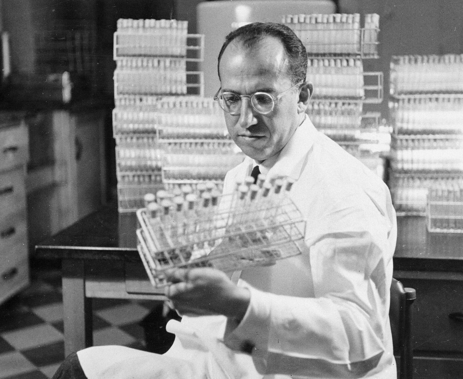 1914: Jonas Salk